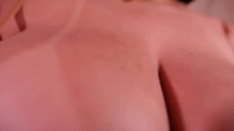 Snapshot of emiily_bell chatting on 09.30.25    online show from 09.30.25