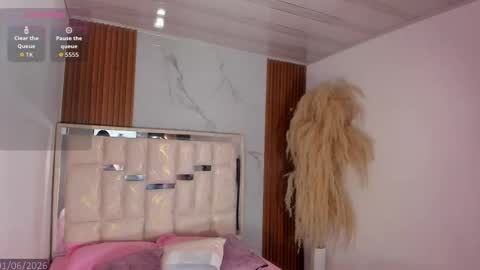 Snapshot of emiily_cuteee chatting on 06.01.26 emiily_cuteee online show from 06.01.26