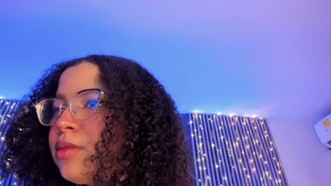 Snapshot of emiilycollins1 chatting on 12.12.24 online show from 12.12.24