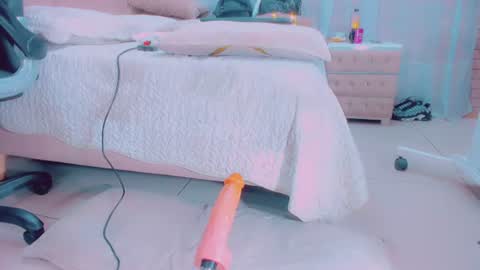 EmillySaenz online show from 07.09.26
