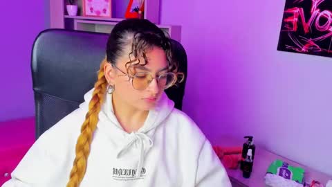 Emy  online show from 11.22.25