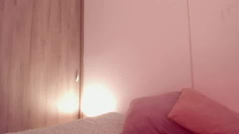 Snapshot of emilia_ghendle chatting on 01.02.25 Emilia Big Boobs online show from 01.02.25