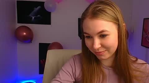 Snapshot of emilia_ilia chatting on 02.26.25 Emilia online show from 02.26.25