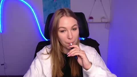 Emilia online show from 11.12.25