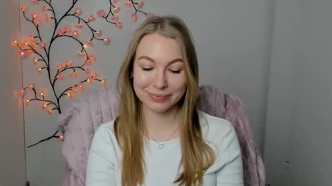 Emilia online show from 12.18.25