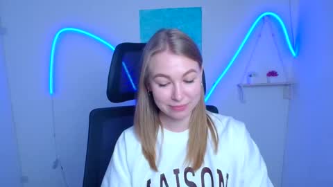 Emilia online show from 05.13.26
