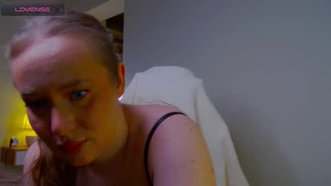 emilia noah online show from 10.06.25