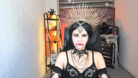 Emilia Bedy online show from 10.31.25