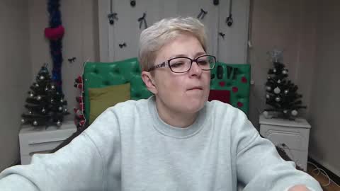 Snapshot of emiliagree chatting on 01.11.26 EmiliaGree online show from 01.11.26