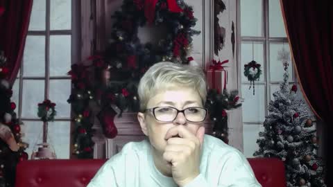 Snapshot of emiliagree chatting on 01.12.26 EmiliaGree online show from 01.12.26