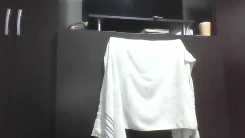 Snapshot of emiliahoney chatting on 12.16.25 emiliahoney online show from 12.16.25