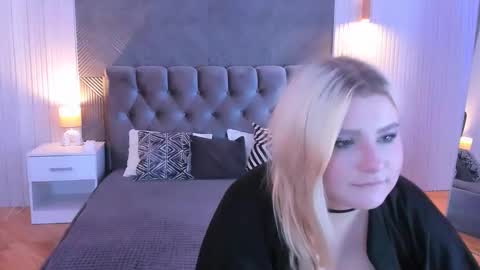 emiliastanley online show from 11.22.25