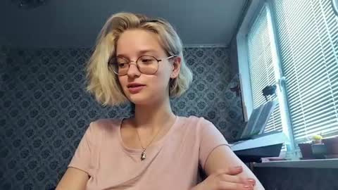 Snapshot of emiliastillwell chatting on 08.02.26 Emi online show from 08.02.26