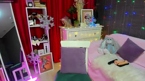 Emiliya online show from 12.12.24