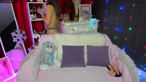 Emiliya online show from 12.28.24