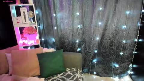 Emiliya online show from 02.08.25