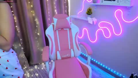 Emiliya online show from 03.12.25