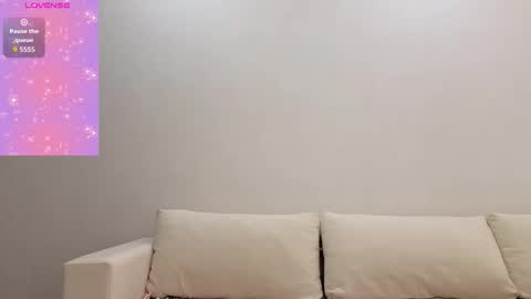 Snapshot of emilli_blanc chatting on 12.18.25 emilli_blanc online show from 12.18.25