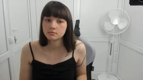 Snapshot of emilli_moon chatting on 05.31.26 Emmi online show from 05.31.26