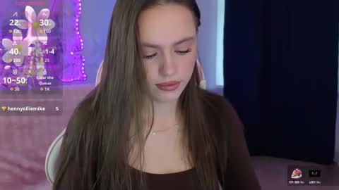 Snapshot of emillias_leo chatting on 09.29.25 Emillias online show from 09.29.25