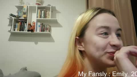 Snapshot of emilly_20 chatting on 05.05.26 Emily online show from 05.05.26