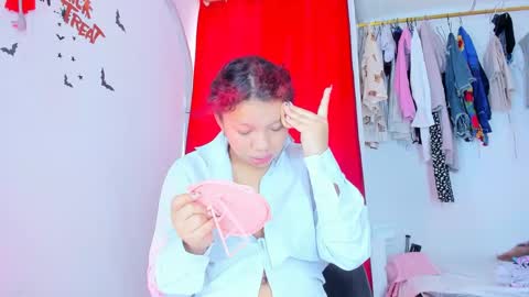 Snapshot of emilly_coper18 chatting on 11.01.25 emily online show from 11.01.25