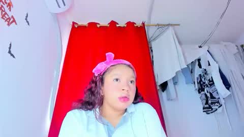 Snapshot of emilly_coper18 chatting on 11.29.25 emily online show from 11.29.25