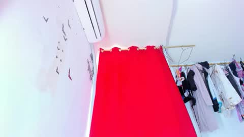 Snapshot of emilly_coper18 chatting on 12.15.25 emily online show from 12.15.25