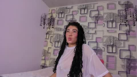 Snapshot of emilly_duque chatting on 05.19.26 Emilly online show from 05.19.26