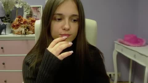 Snapshot of emilly_lust99 chatting on 02.18.25 Emilly online show from 02.18.25