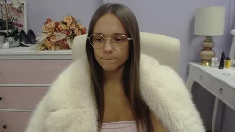 Emilly online show from 11.23.25