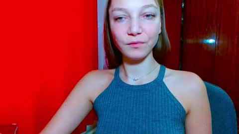 Snapshot of emilly_xkiss chatting on 12.19.25 Emilly online show from 12.19.25