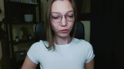 Snapshot of emilly_xkiss chatting on 02.13.26 Emilly online show from 02.13.26