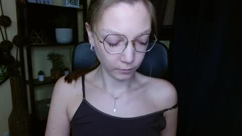 Snapshot of emilly_xkiss chatting on 02.18.26 Emilly online show from 02.18.26