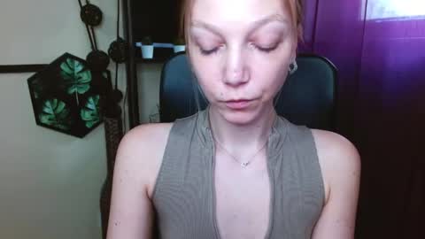 Snapshot of emilly_xkiss chatting on 04.22.26 Emilly online show from 04.22.26