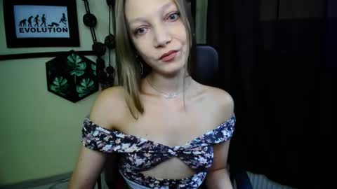 Snapshot of emilly_xkiss chatting on 07.19.26 Emilly online show from 07.19.26