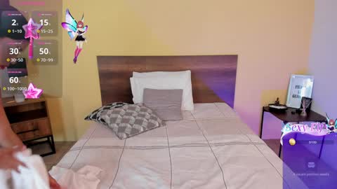 Snapshot of emillygonzalez chatting on 12.07.24 . . online show from 12.07.24