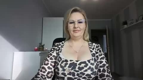 EmillyLove online show from 02.18.26