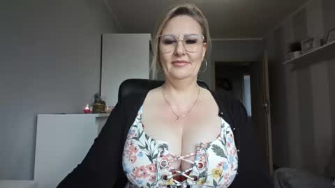 EmillyLove online show from 02.27.26