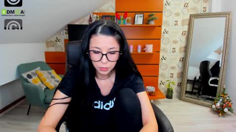 EmillyTaylor online show from 12.20.24