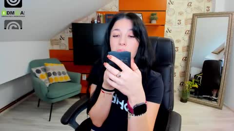 EmillyTaylor online show from 02.10.25