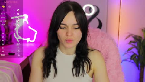 Snapshot of emily___cute chatting on 12.14.24 Emily Cute online show from 12.14.24