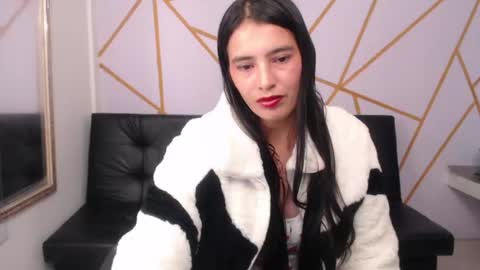 Snapshot of emily___rouse chatting on 06.19.26 emily___rouse online show from 06.19.26