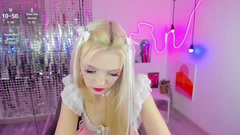 Snapshot of emily_air chatting on 01.25.25 Emily online show from 01.25.25