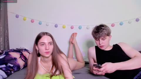 emily_and_ilumi online show from 12.11.24