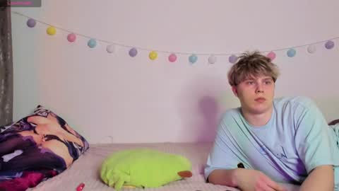 emily_and_ilumi online show from 12.26.24