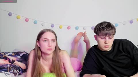 emily_and_ilumi online show from 01.04.25