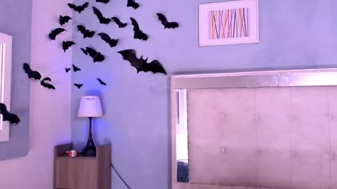 emily_castillo1_ online show from 11.15.25