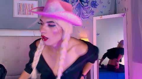 emily_castillo1_ online show from 04.21.26
