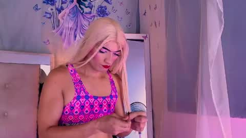 emily_castillo1_ online show from 05.20.26